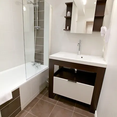 Montchapet Centre Hotel 2*