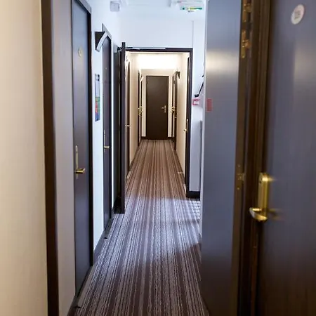 Hotel Montchapet Centre 2*