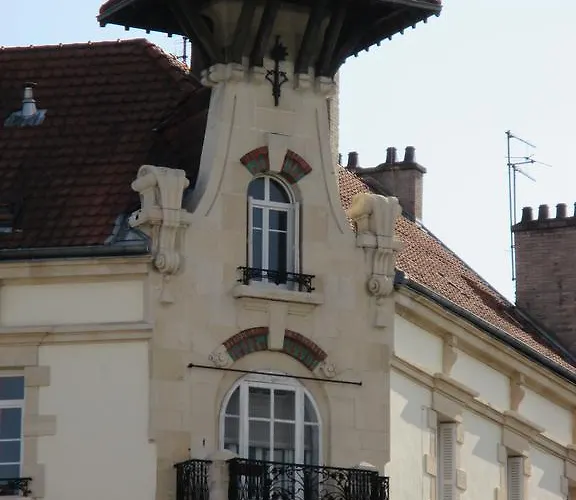 Montchapet Centre 2*