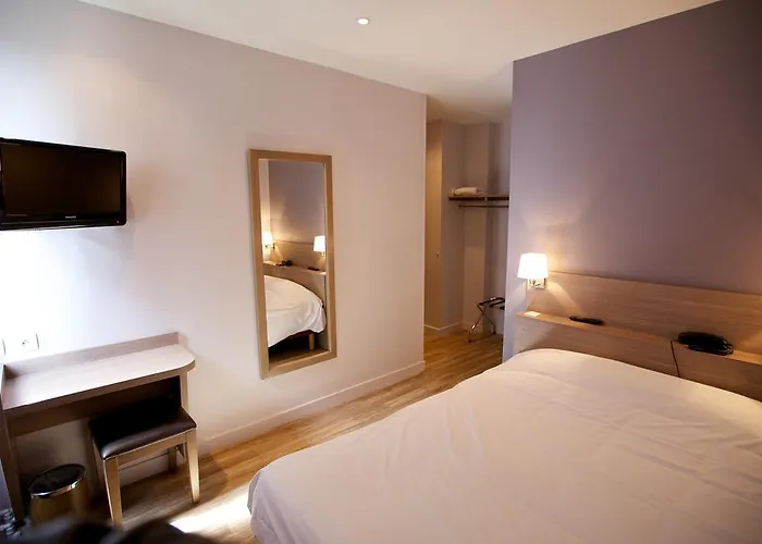 ホテル モンシャペ センター 2*