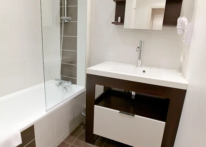 Montchapet Centre Hotel 2*